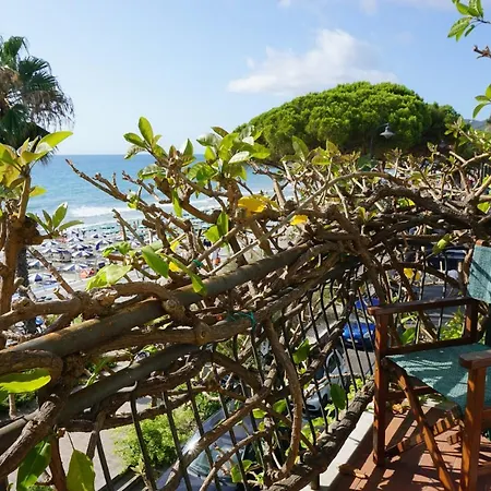 Hotel Beau Rivage Alassio Exterior foto